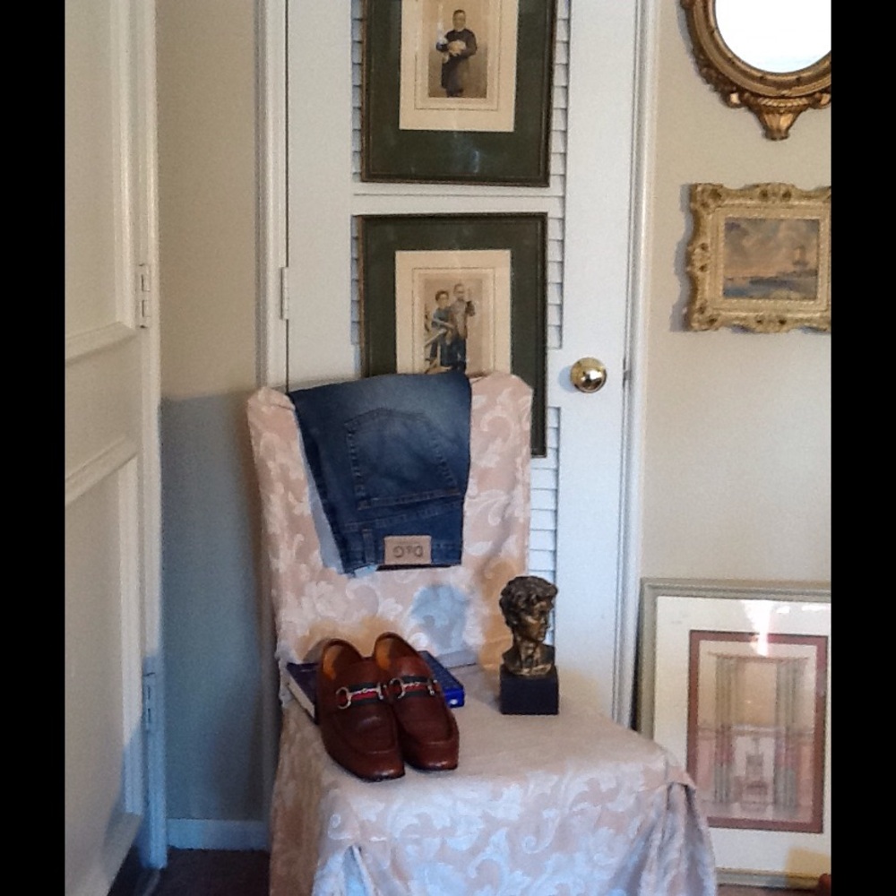 ⏰⏰ DOLCE & GABBANA men's jeans.
Waist 36. Inseam approx 31 1/2”.